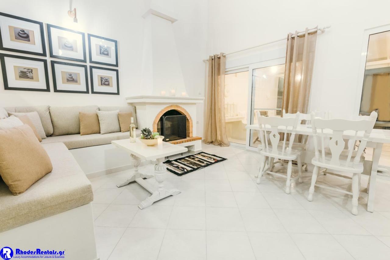 Pefki Beach Front Villa Εξωτερικό φωτογραφία